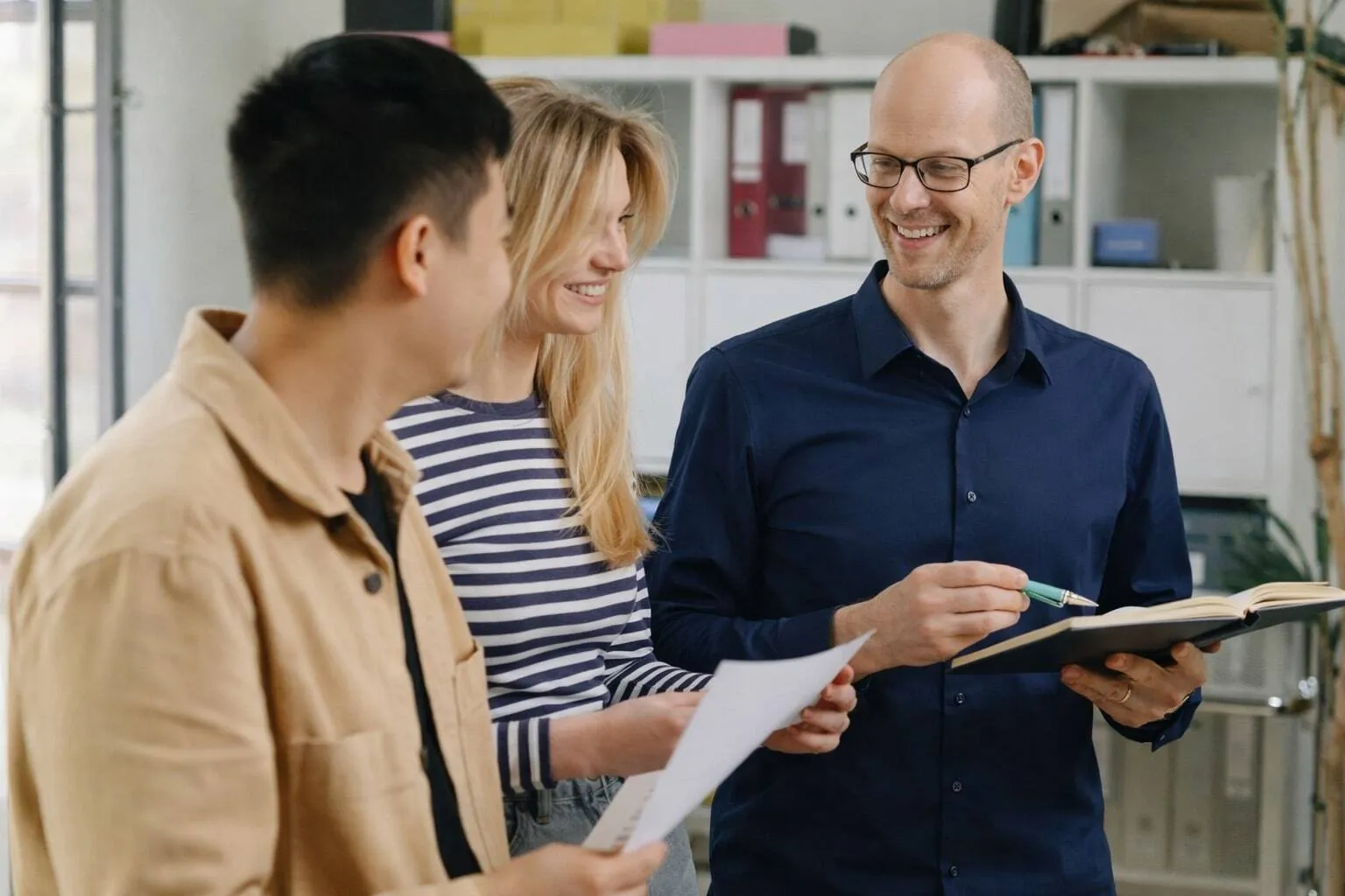 Ramon Janssen coaching a manager in a one-on-one leadership conversation